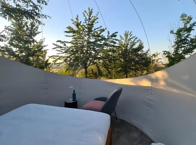 Glamping La Bolla Del Borgo. Le Marche Tra Le Stelle.